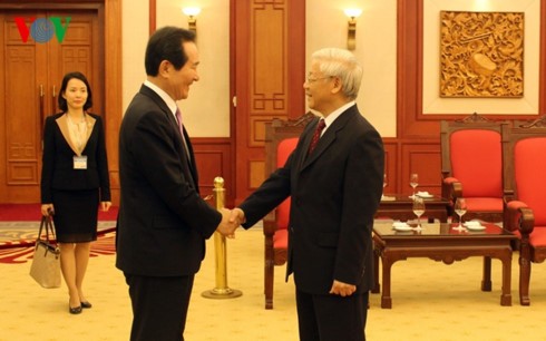 Sekjen KS PKV, Nguyen Phu Trong menerima Ketua Parlemen Republik Korea, Chung Sye-kyun