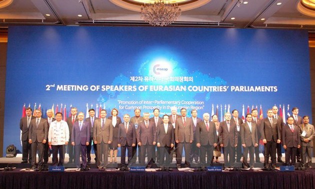 Wakil Ketua  MN Vietnam,  Uong Chu Luu menghadiri Konferensi ke-2 Ketua Parlemen Asia-Eropa di Republik Korea