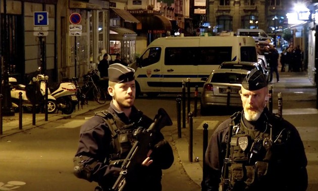 IS  bertanggung jawab melaksanakan serangan dengan pisau di Paris