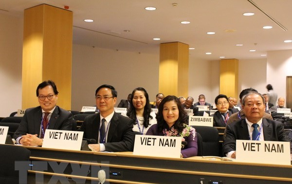 Viet Nam menegaskan akan memprioritaskan  jaminan hak pekerja wanita di tempat kerja