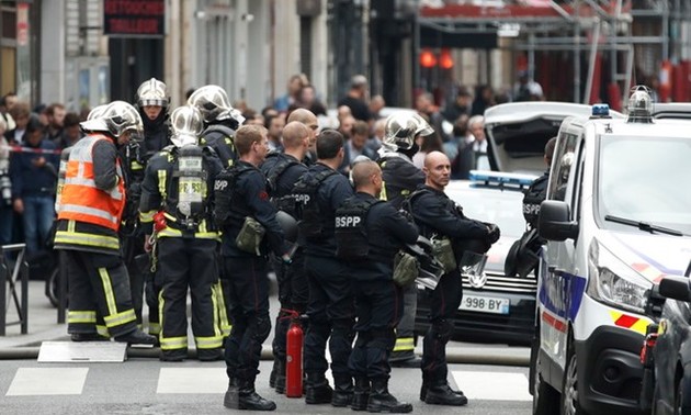 Perancis menangkap banyak terduga  yang berintrik menyerang umat Islam