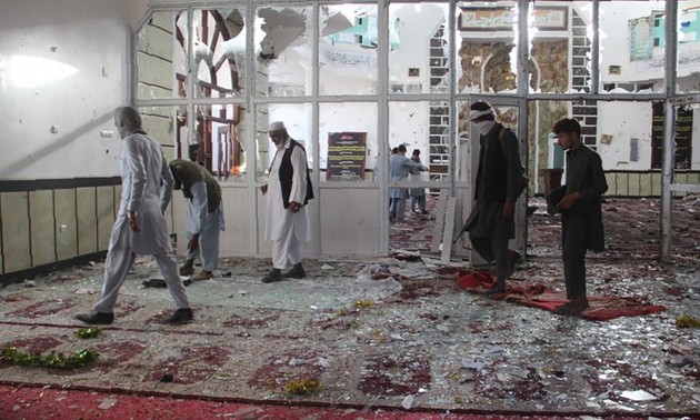 IS  bertanggung jawab atas serangan bom di masjid di Afghanistan