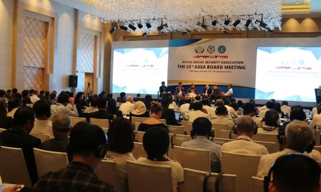 Viet Nam dan ASEAN  menjamin  jaring pengaman sosial  dalam menghadapi Revolusi Industri 4.0