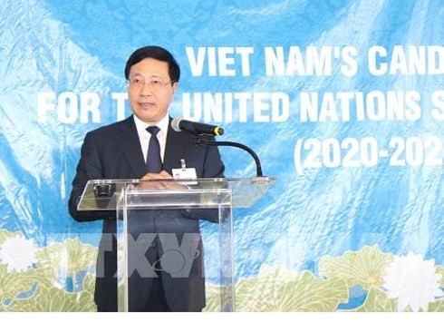 Deputi PM, Menlu Viet Nam, Pham Binh Minh memimpin penggerakan  terhadap negara-negara  untuk mendukung Viet Nam mencalonkan diri menjadi Anggota Tidak Tetap  DK PBB
