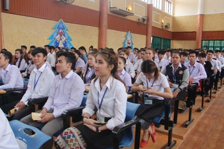 Meresmikan Sekolah Menengah Atas Xithanaxay-Bingkisan yang dihadiahkan oleh Sekjen, Presiden Viet Nam, Nguyen Phu Trong  kepada Provinsi Bolikhamxay (Laos)