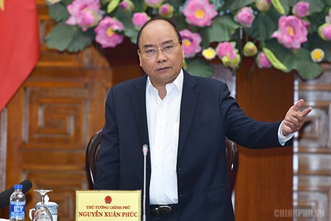 PM  Nguyen Xuan Phuc  memimpin sidang Subkomisi Sosial-Ekonomi