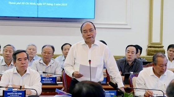 Subkomisi Sosial-Ekonomi mengadakan temu kerja dengan daerah-daerah di Viet Nam Selatan