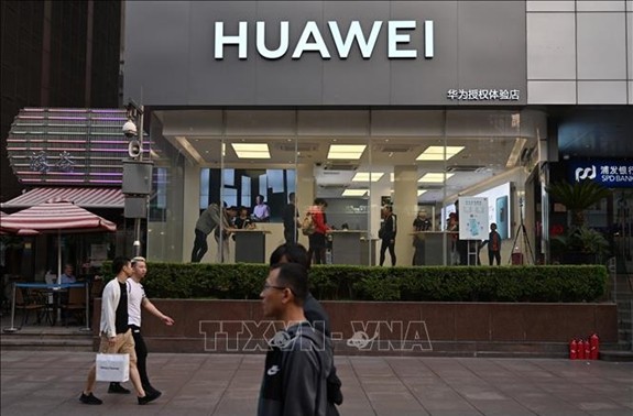 AS menunda  pelaksanaan perintah pelarangan menjual produk kepada Grup Huawei