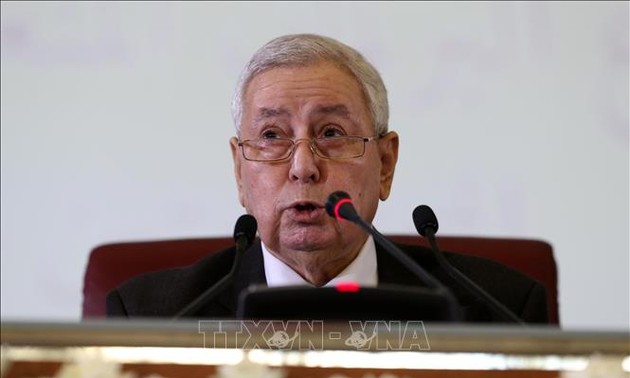 Aljazair: Presiden sementara berseru supaya mengadakan dialog nasional