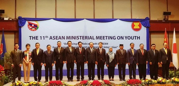 Mendorong peranan kaum pemuda dalam perkembangan yang berkesinambungan dan konektivitas  kawasan ASEAN