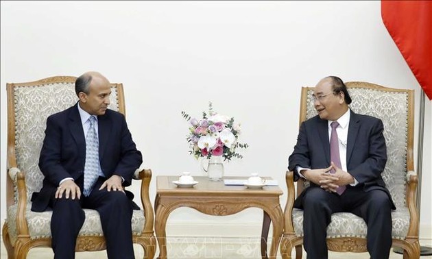 PM  Nguyen Xuan Phuc menerima Dubes  Arab Saudi dan Menteri Perdagangan Luar Negeri dan Investasi  Luar Negeri Kuba