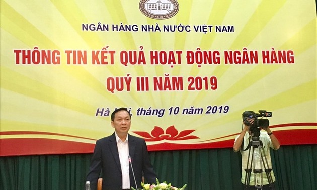 Bank Negara Vietnam menyelenggarakan secara  fleksibel dan sinkron instrumen-instrumen kebijakan moneter