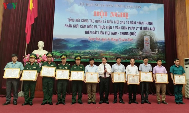 Menyelesaikan garis delimitasi dan penancapan tonggak perbatasan serta melaksanakan tiga naskah hukum tentang garis perbatasan di darat  Viet Nam-Tiongkok