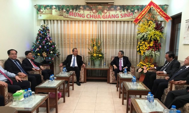 Deputi Harian PM Truong Hoa Binh mengucapkan selamat Hari Natal 2019 di beberapa daerah