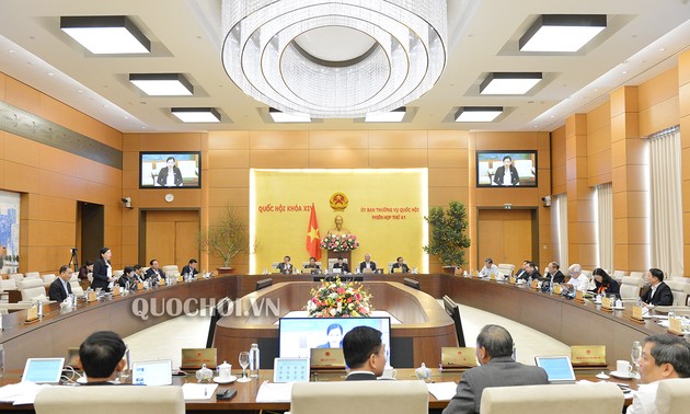 Persidangan ke-41 Komite Tetap MN Vietnam: Mengatasi problematik dalam melakukan klarifikasi  hukum  menurut masalahnya