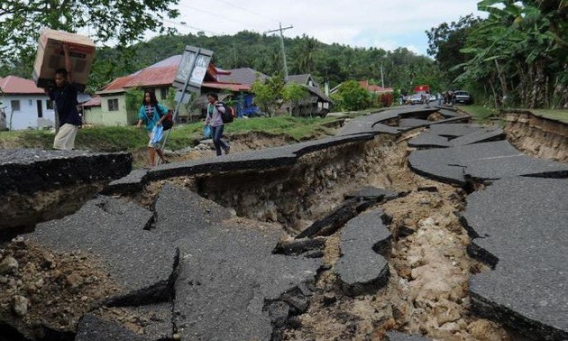 Gempa  bermagnitudo 6,1  di Indonesia