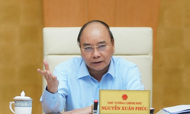PM Nguyen Xuan Phuc memimpin rapat Badan Pengarahan  urusan penyelengaraan  harga