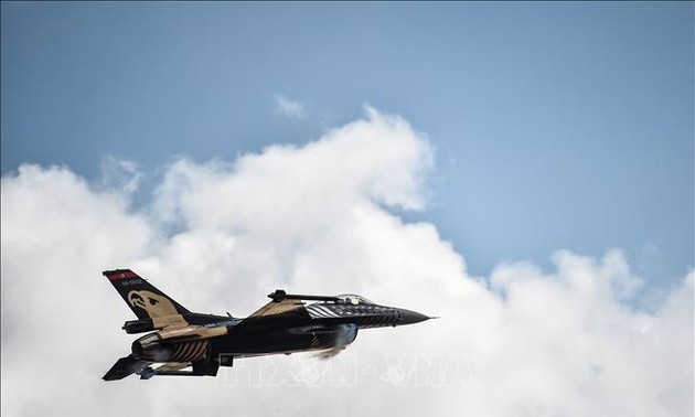 Pesawat tempur Turki menyerang pangkalan-pangkalan dari orang Kurdi di Irak Utara