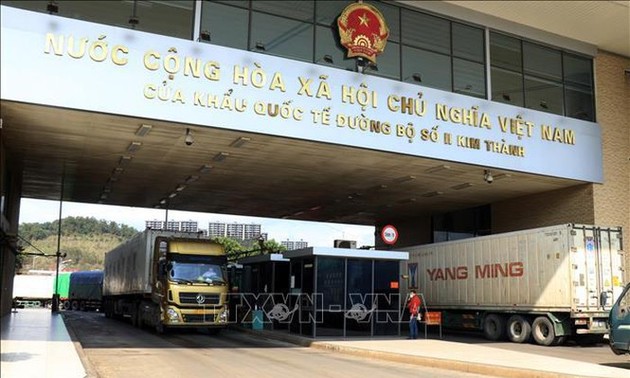 Membahas solusi mendorong  perkembangan perdagangan  Vietnam-Tiongkok