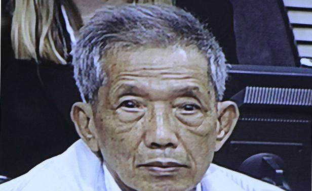 Cambodge: L'ancien khmer rouge Douch condamné à la prison à perpétuité en appel
