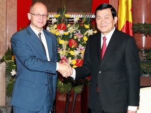 Truong Tan Sang reçoit le Directeur général du groupe ROSATOM