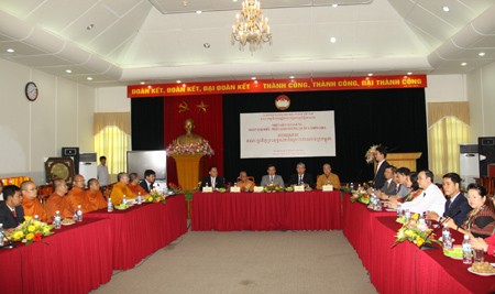 Le Front de la Patrie du Vietnam reçoit la délégation de bouddhistes du Cambodge