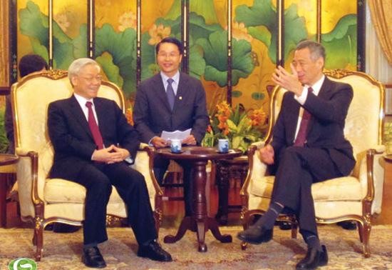 En visite à Singapour, Nguyen Phu Trong a été reçu par Lee Hsien Loong