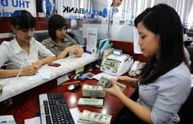 Vietnam takes drastic measures to stabilize exchange rate