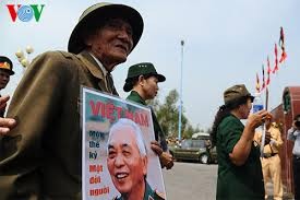 People continue to commemorate General Vo Nguyen Giap