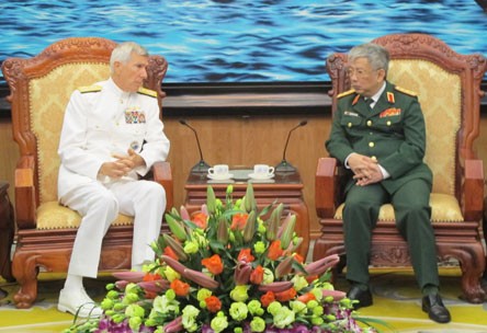 Vietnam, US promote defence relations