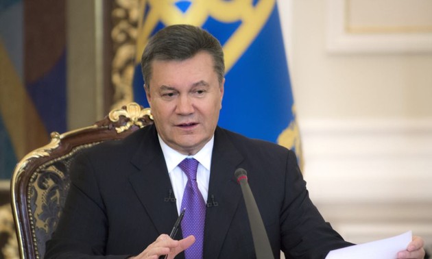 Ukraine asks West not to intervene in its political crisis