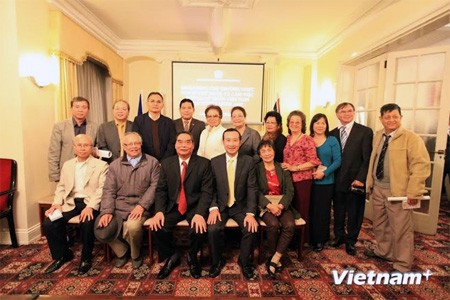 Vietnamese Party delegation works in the UK