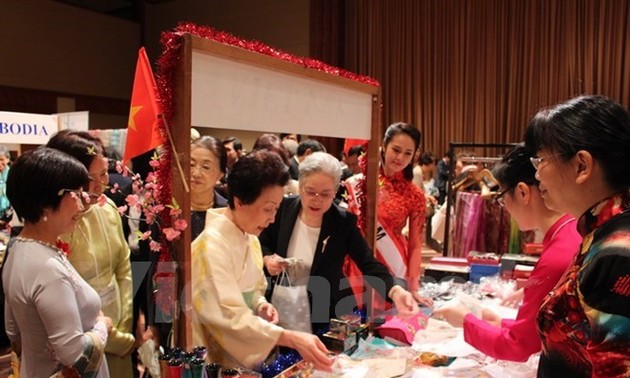Vietnam attends charity bazaar in Japan