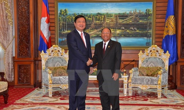 Cambodian NA and government leaders receive Secretary of HCMC’s Party Committee
