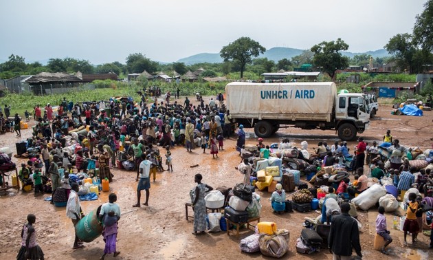 UNHCR: nearly 900,000 flee South Sudan