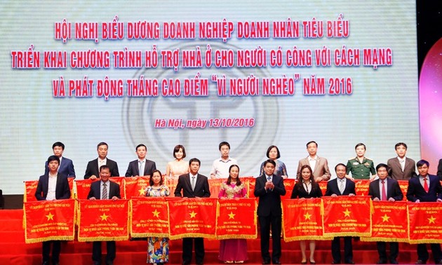 Vice President Dang Thi Ngoc Thinh praises the role of Hanoi’s businesses
