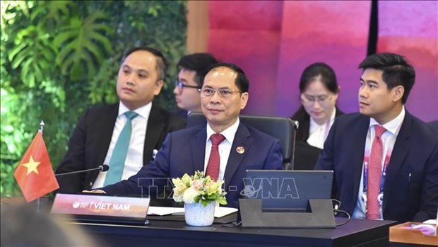 ASEAN, partners adopt joint statements on cooperation 