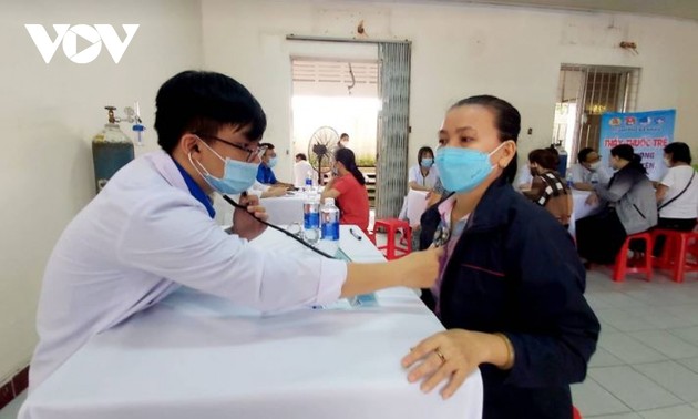 Vietnam gives top priority to public healthcare  