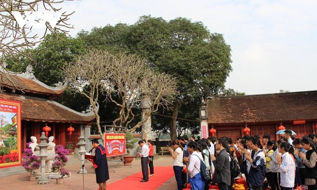 Vietnam examinations journey, tour of studious Hai Duong
