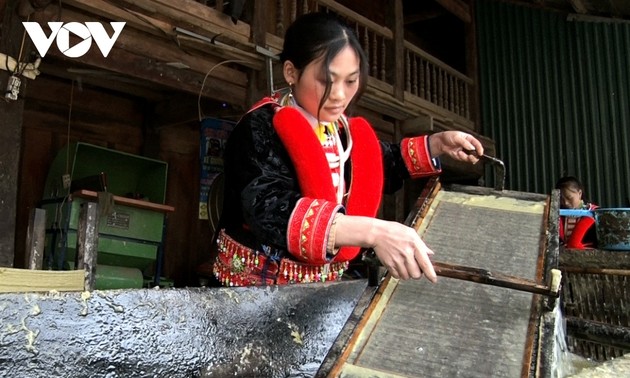 Exploring paper-making craft of Dao ethnic people in Cao Bang