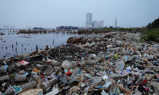 World leaders strive to reach a global treaty to end plastic pollution