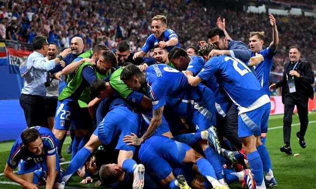 Euro 2024: last-minute goal brings Italy to knockout round