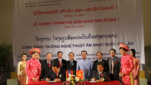 Laos prepares for the 2012 Year of Vietnam-Laos Solidarity and Friendship