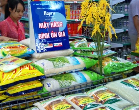 Hanoi prepares goods for 2014 Tet holiday