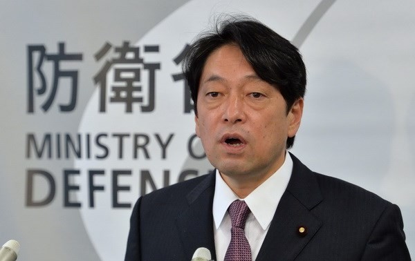 Japan urges hotline with China