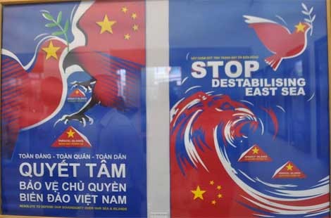 Outstanding posters on Vietnam’s sea, island sovereignty on display