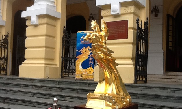 Hanoi casts 60 Saint Giong statues to mark Liberation Day 