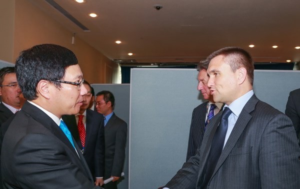 Deputy PM Pham Binh Minh continues with bilateral meetings