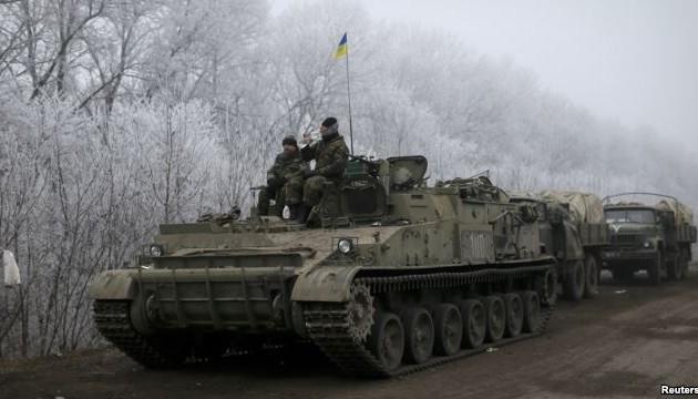 Both sides in Ukraine observe cease-fire, although shelling continues