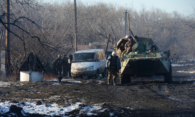 Lugansk militias fully withdraw heavy weapons from front line